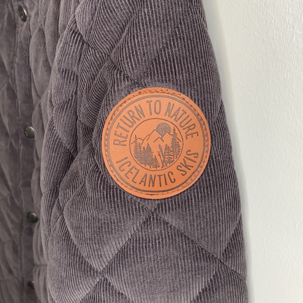 Icelandic Skis Quilted Corduroy Jacket: Medium - Picture 4 of 8